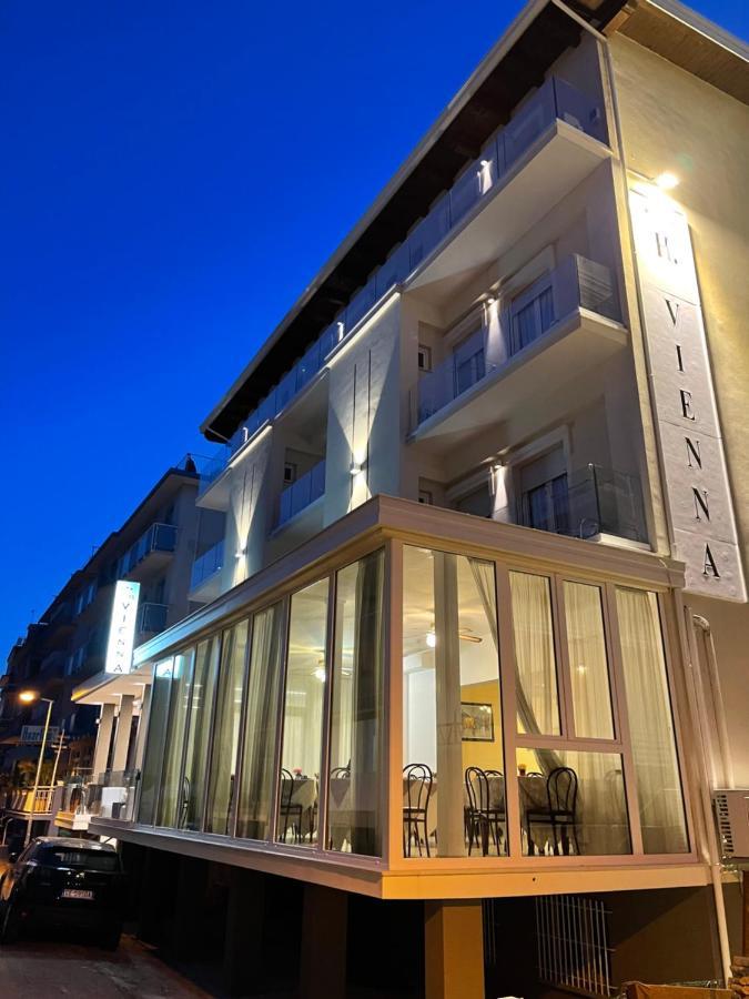 Hotel Vienna Rivazzurra ريميني المظهر الخارجي الصورة