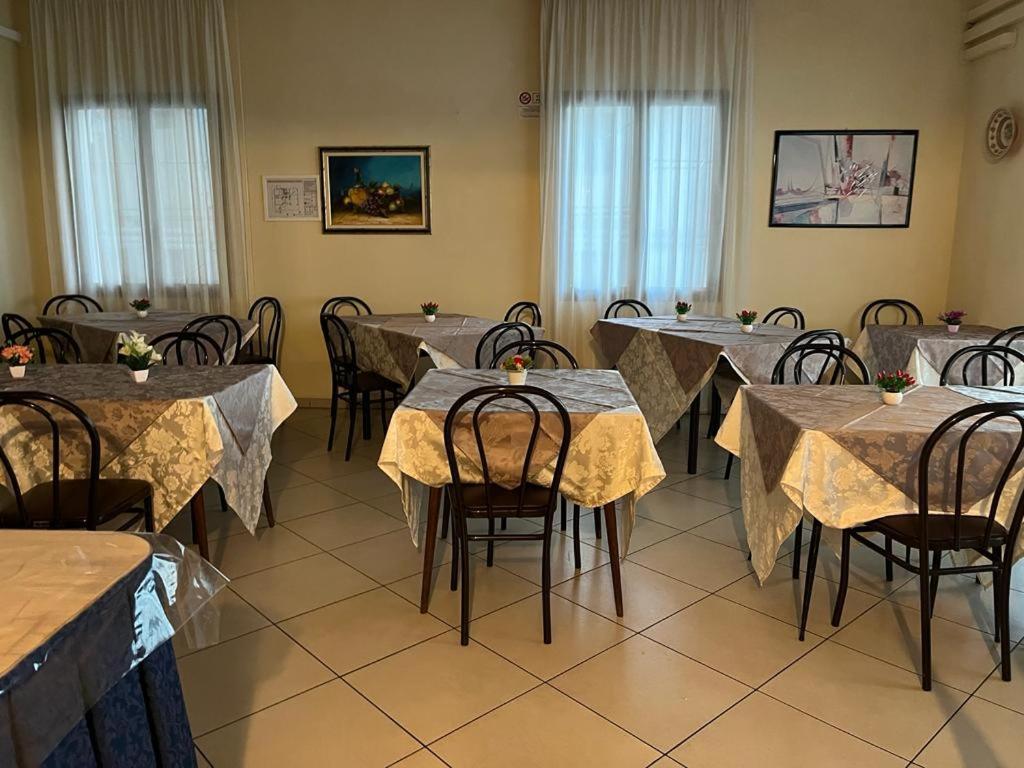 Hotel Vienna Rivazzurra ريميني المظهر الخارجي الصورة