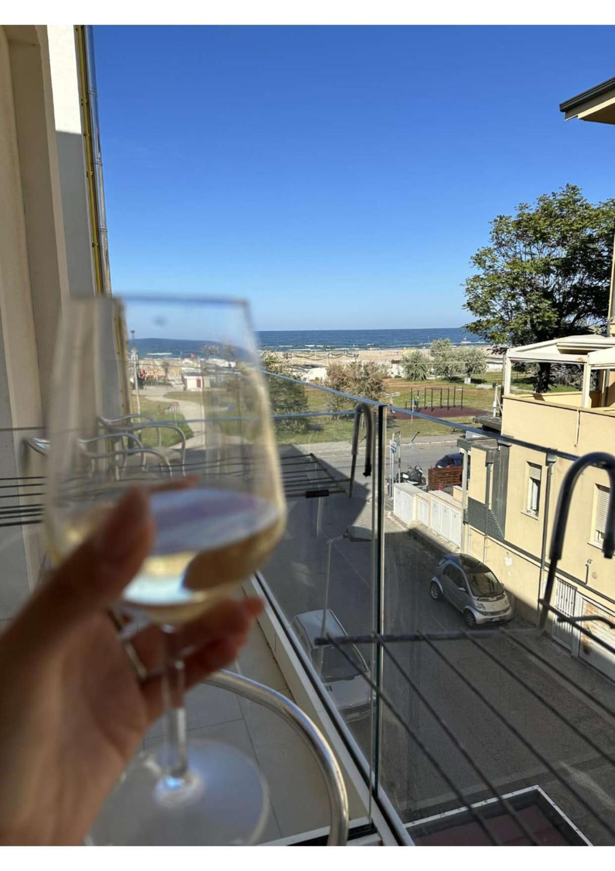 Hotel Vienna Rivazzurra ريميني المظهر الخارجي الصورة