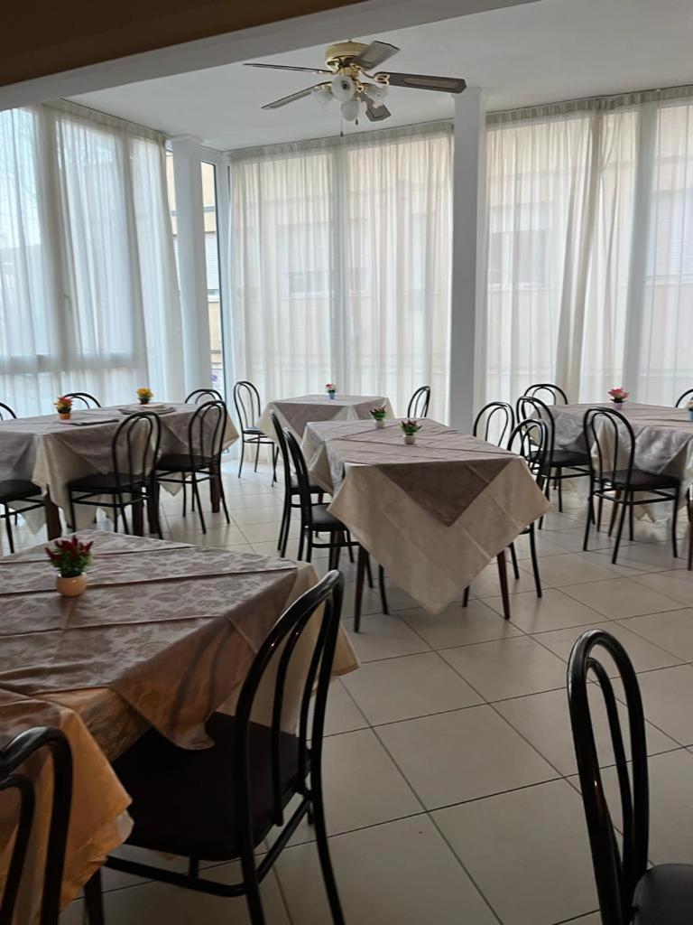 Hotel Vienna Rivazzurra ريميني المظهر الخارجي الصورة