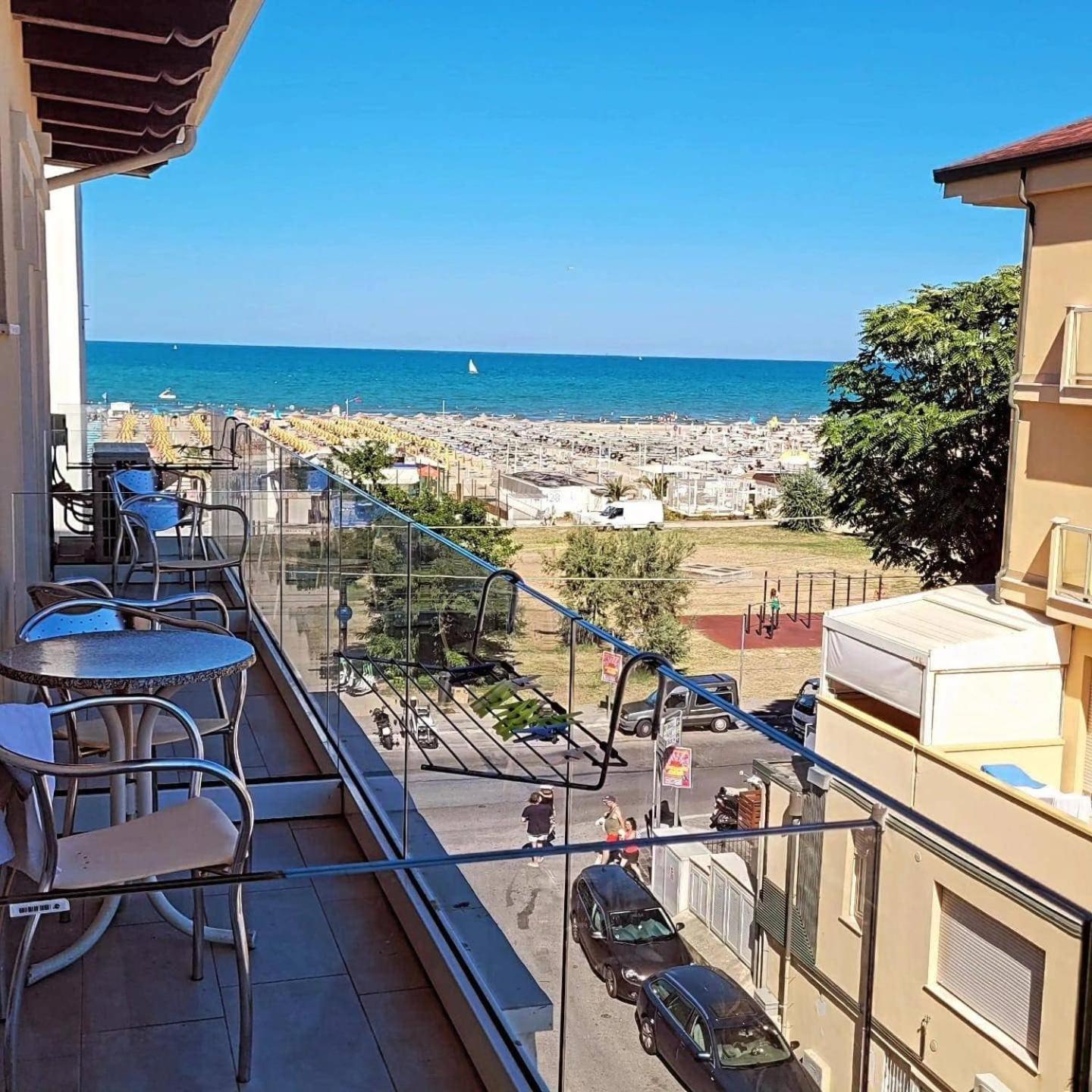Hotel Vienna Rivazzurra ريميني المظهر الخارجي الصورة