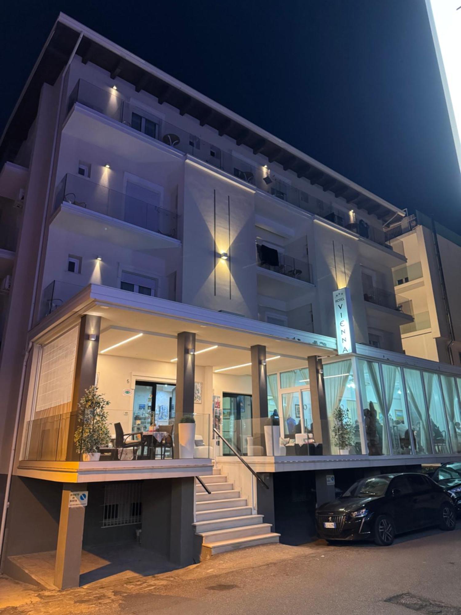 Hotel Vienna Rivazzurra ريميني المظهر الخارجي الصورة