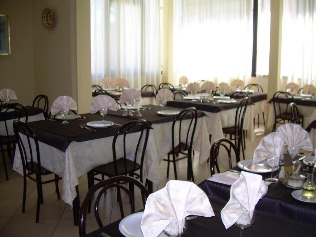 Hotel Vienna Rivazzurra ريميني المظهر الخارجي الصورة